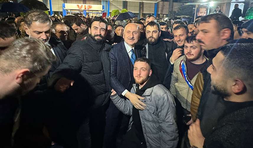 AK Parti Trabzon Milletvekili adayları ve Bakan Karaismailoğlu'na coşkulu karşılama