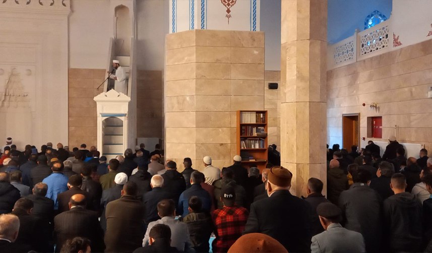 Artvin'in taşınan ilçesi Yeni Yusufeli'nde ilk bayramlaşmalar yapıldı