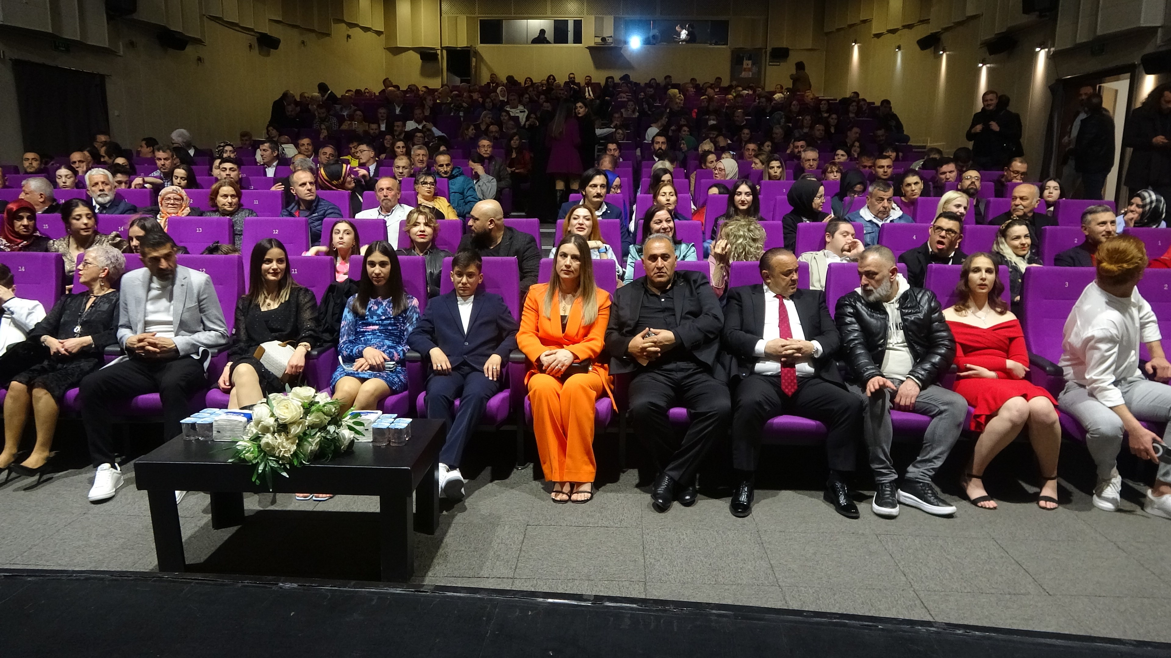 Trabzon'da "Bana Maviyi Anlat" filminin galası yapıldı