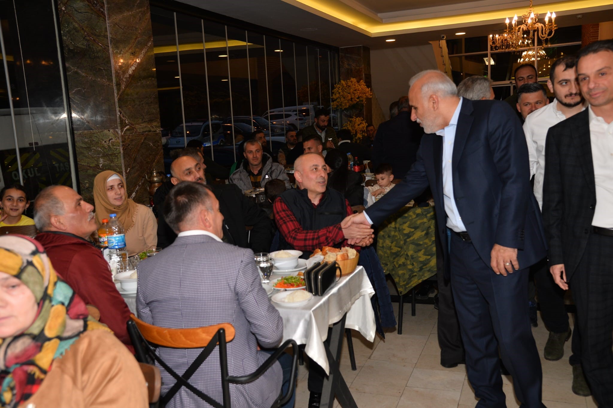 Başkan Zorluoğlu Maçkalılar ile iftarda buluştu