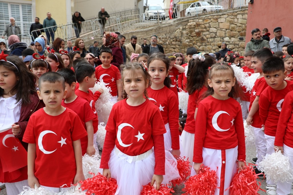 Bayburt’ta 23 Nisan coşkuyla kutlandı