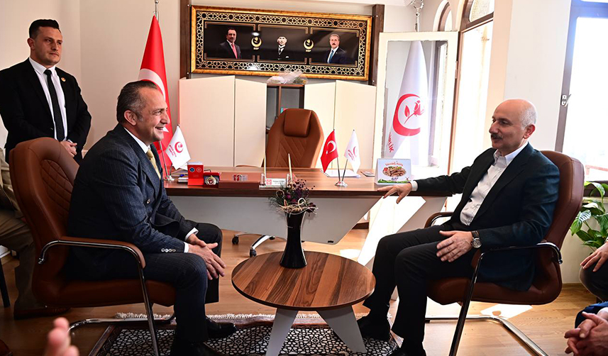 Bakan Karaismailoğlu Cumhur İttifakı’nın Trabzon temsilcileri ile bir araya geldi “Emin adımlarla yürüyoruz”