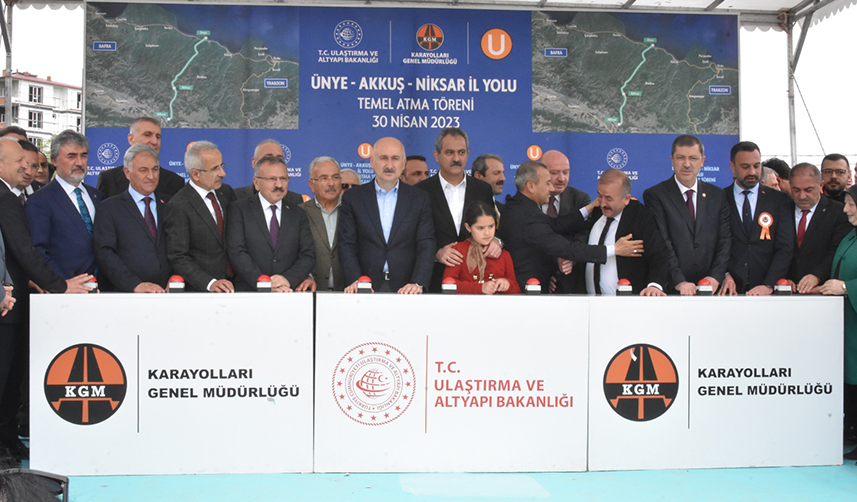 Bakan Karaismailoğlu ve Bakan Özer, Ordu'da kara yolu temel atma törenine katıldı