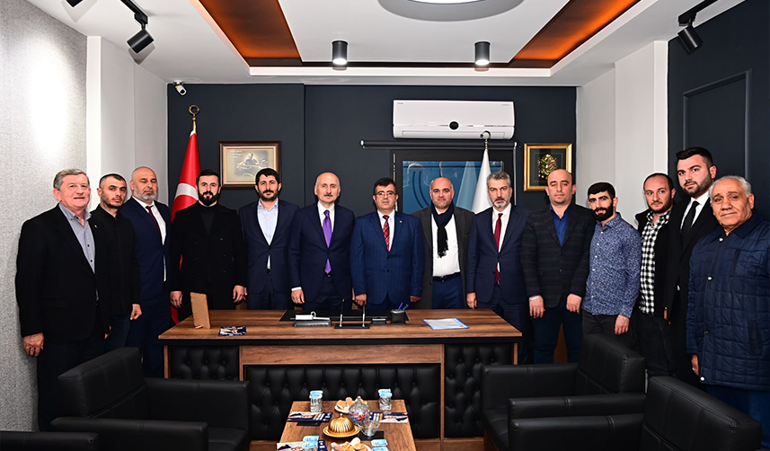 Bakan Karaismailoğlu'ndan TMMOB Trabzon'a ziyaret