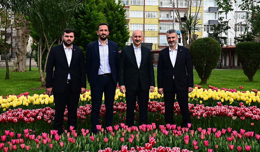 Bakan Karaismailoğlu Trabzon'da vatandaşlarla bir araya geldi