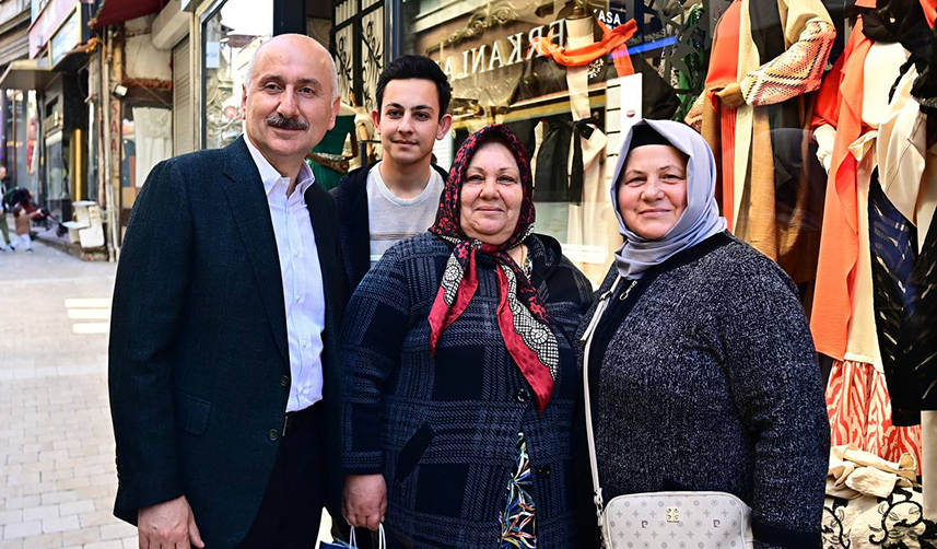 Bakan Karaismailoğlu Trabzon'da vatandaşlarla bir araya geldi