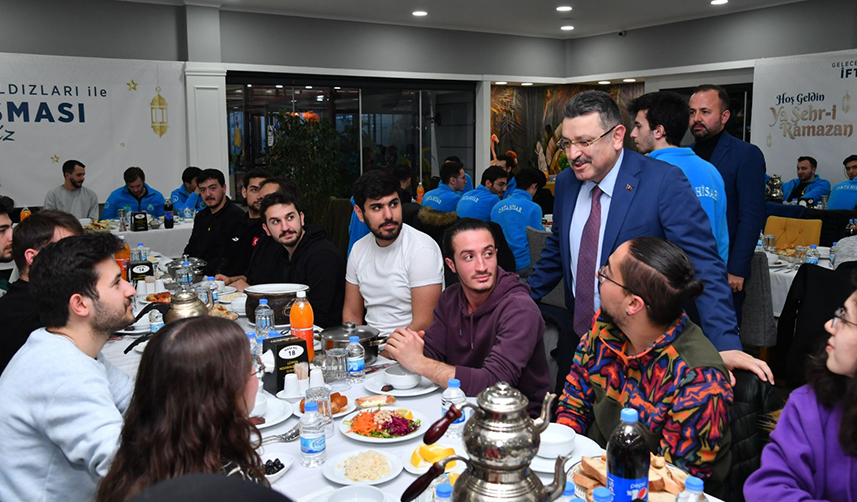 Başkan Genç, KTÜ'lü mucit öğrencilerle iftarda buluştu