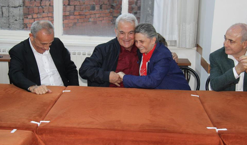 CHP Trabzon Milletvekili adayı Sibel Suiçmez'den Gümüşhaneliler Vakfı'na ziyaret Kutuplaşmadan nemalanmaktalar