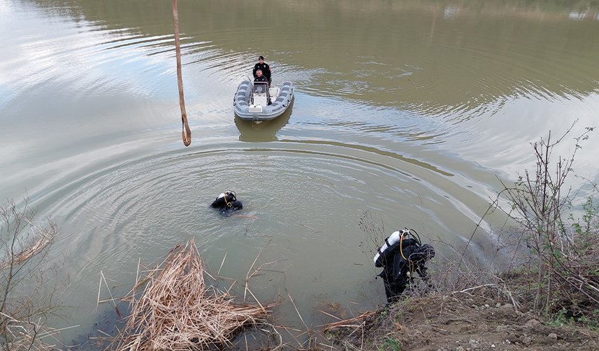 Samsun'da araç gölete uçtu! 2 ölü