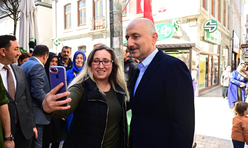 bakan adil karaismailoğlu