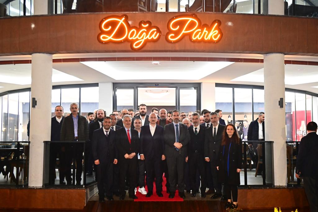 AK Parti Trabzon Milletvekili adayları ve Bakan Karaismailoğlu'na coşkulu karşılama