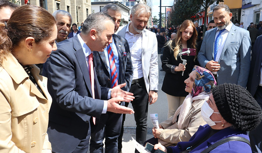 İYİ Partili Yavuz Aydın'dan AK Partili Şen'e soru Trabzonluları da gönderecek misiniz