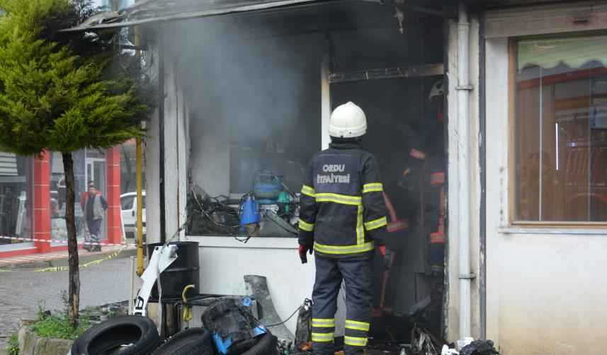 orduda dükkan yandı1