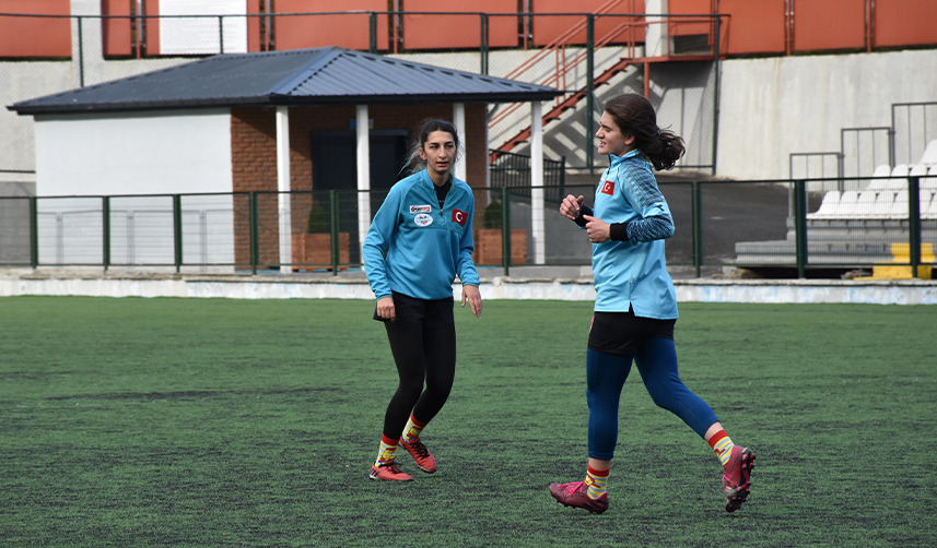 Trabzon'da Ragbi Kadın Milli Takımı oyuncusu olimpiyat hayaliyle çalışıyor 