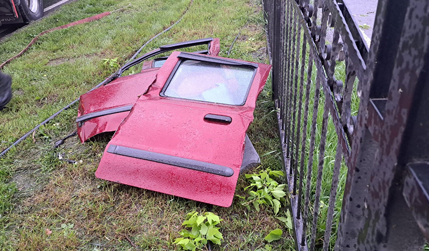 Samsun'da hurdaya dönen araçtan canlı çıktılar
