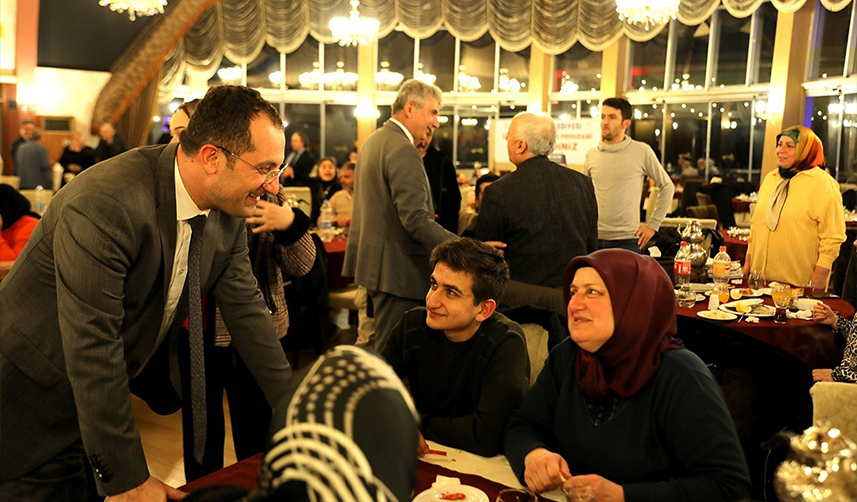 Trabzon'da Başkan Ekim, şehit aileleri ile oruç açtı