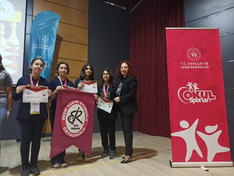 Trabzon’da Bedri Rahmi Eyüboğlu Ortaokulu’ndan önemli başarı