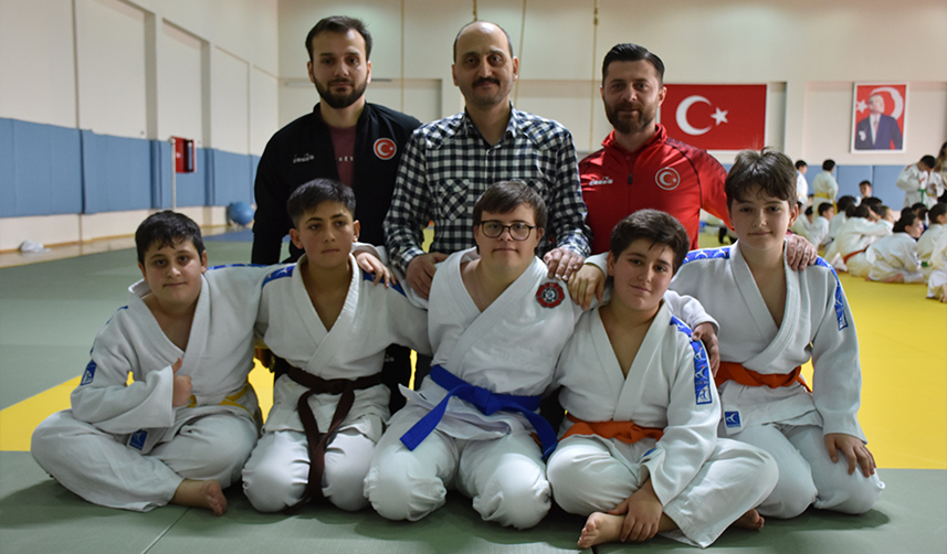 Trabzon'da down sendromlu sporcu Muhammet, zirveyi hedefliyor