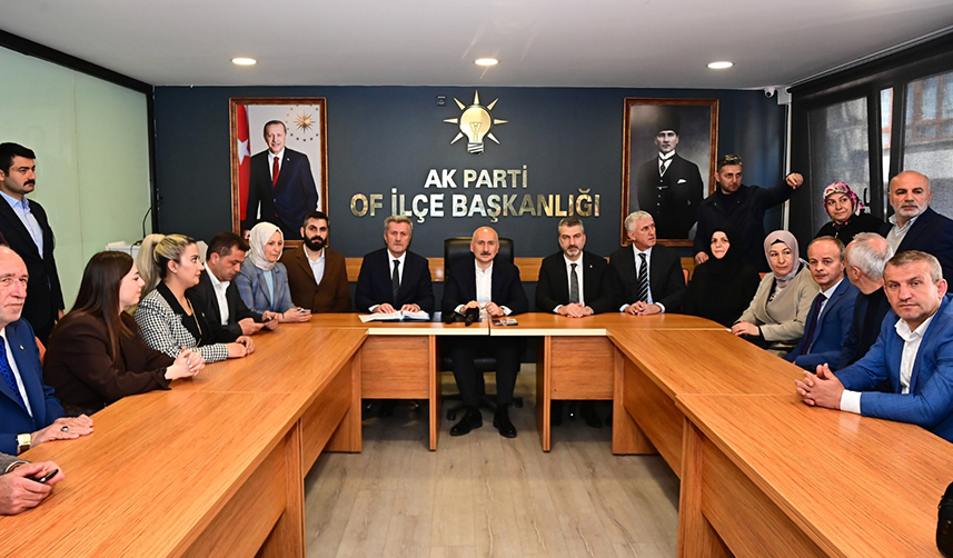 Bakan Karaismailoğlu, Of’ta vatandaşlarla buluştu