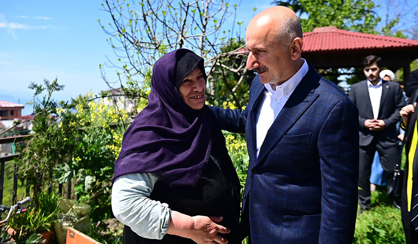 Bakan Karaismailoğlu, Of’ta vatandaşlarla buluştu