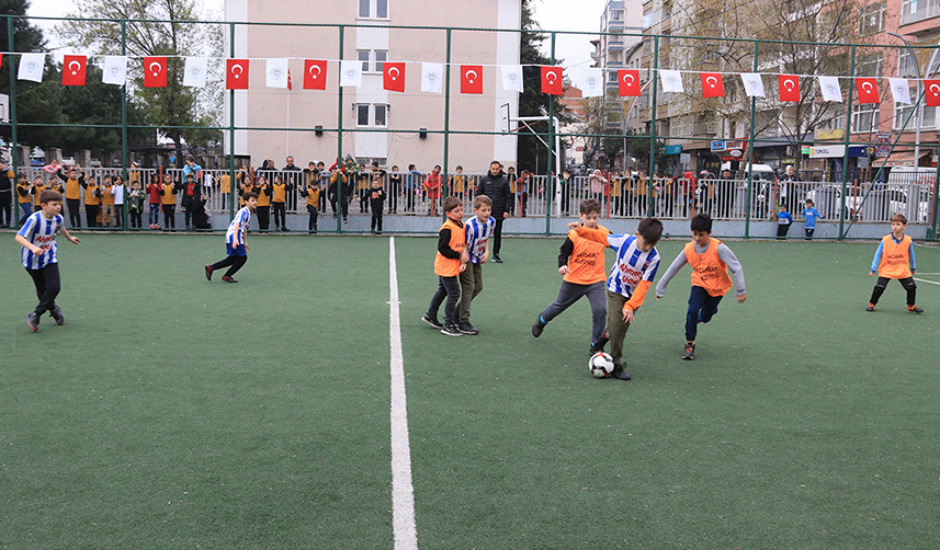 Trabzon'da ilkokul öğrencileri futbol şenliğinde karşılaştı