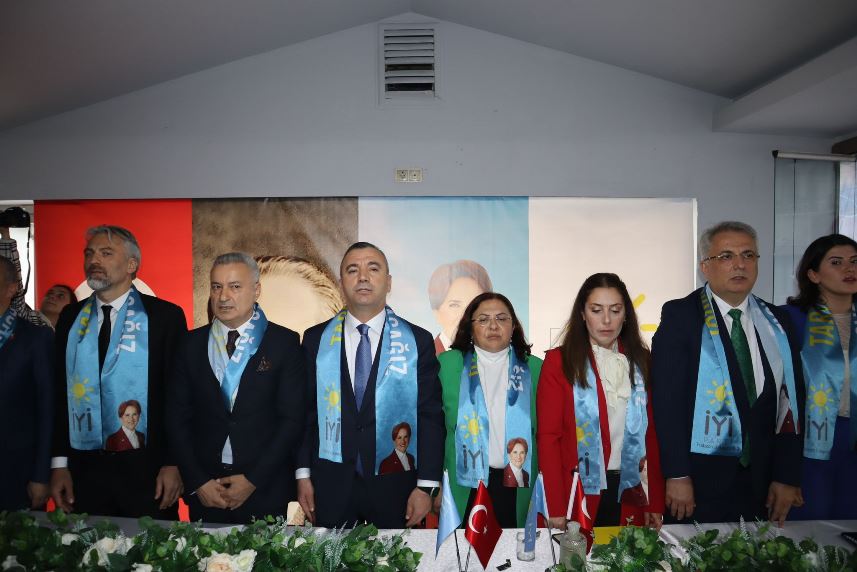 Trabzon’da İYİ Parti’den gövde gösterisi