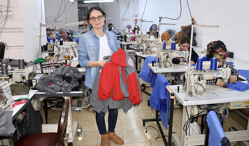 Trabzon'da KOSGEB desteği ile tekstil sektörüne adım attı! 17 kişiyi istihdam ediyor