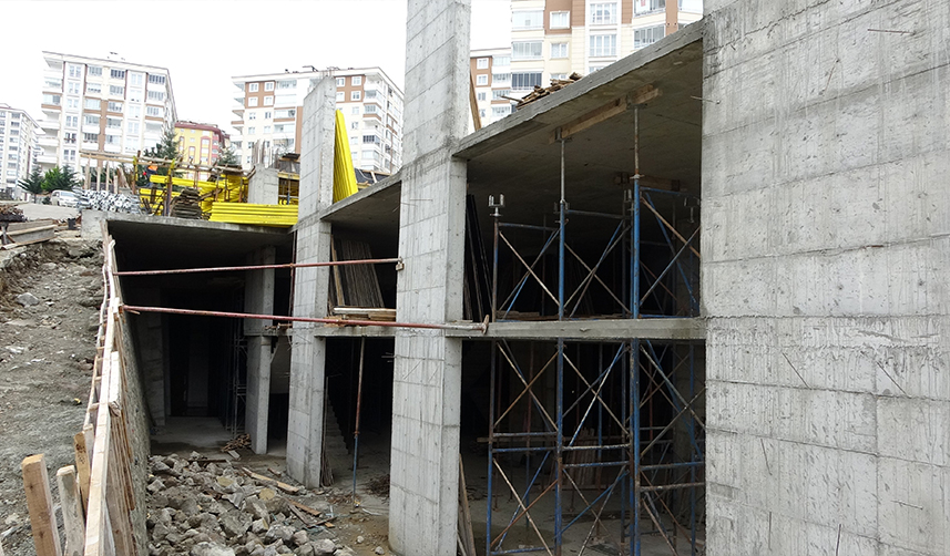 Trabzon'da ruhsatsız cami inşaatı! Belediyeden suç duyurusu