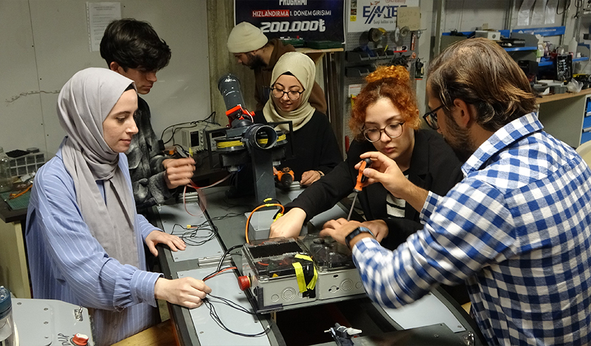 Trabzon'dan ABD'ye giden KTÜ ve Ortahisar ekibinden büyük başarı! Dünya ikincisi oldular