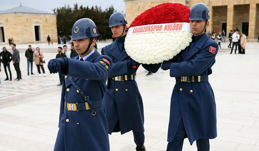 Trabzonspor Yönetim Kurulu Anıtkabir’i ziyaret etti