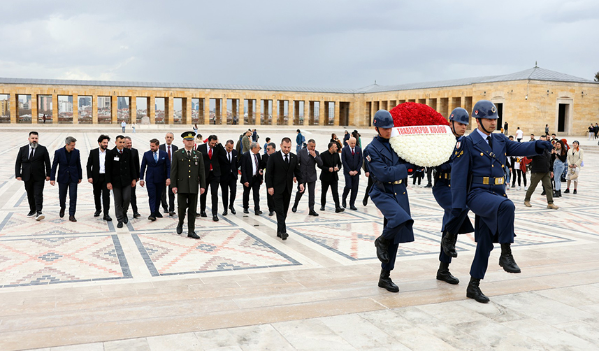 Trabzonspor Yönetim Kurulu Anıtkabir’i ziyaret etti