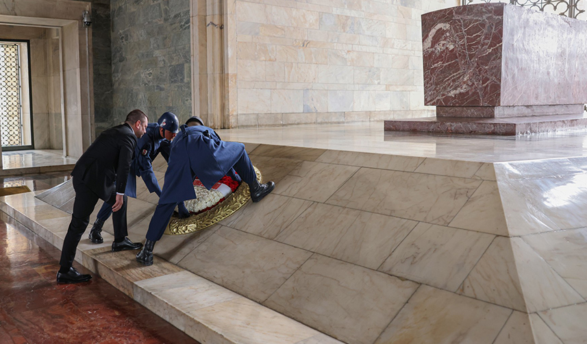 Trabzonspor Yönetim Kurulu Anıtkabir’i ziyaret etti
