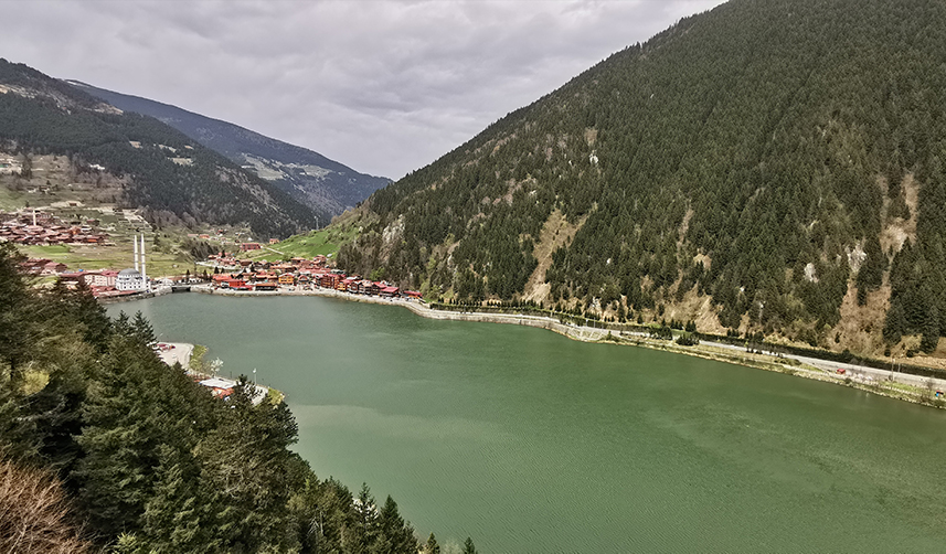 Trabzon'un turizm merkezi Uzungöl, Ramazan Bayramı tatiline hazır