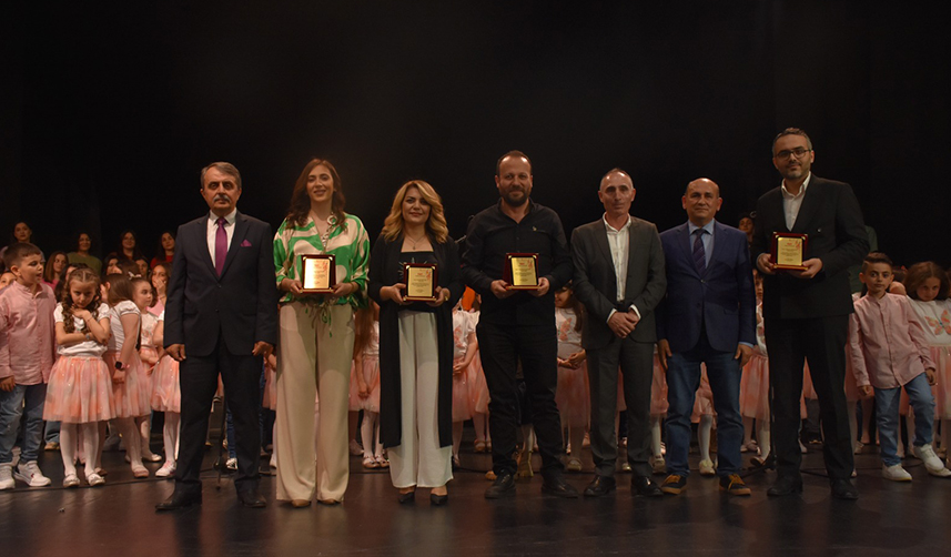 TRT Trabzon Çocuk Korolarının 23 Nisan konserine yoğun ilgi