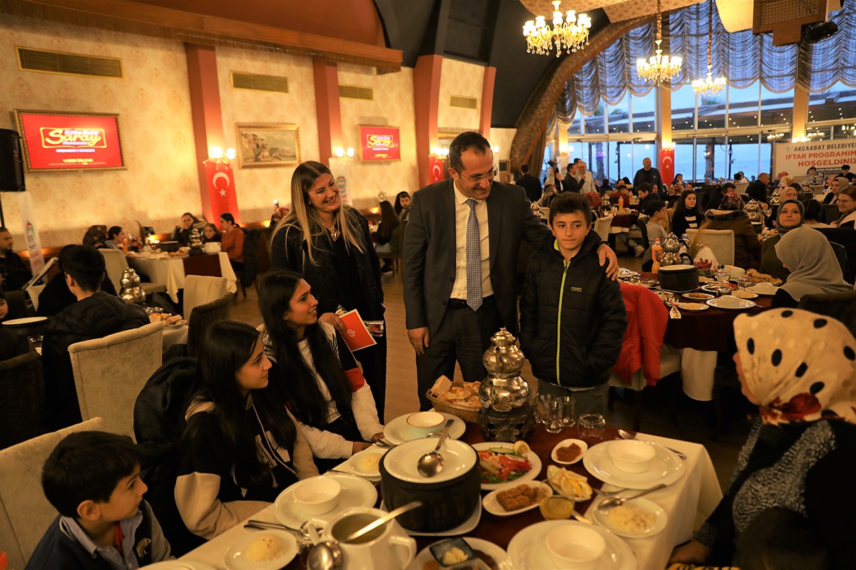 Akçaabat'ta iftar programı! Onlar gülerse dünya güler 