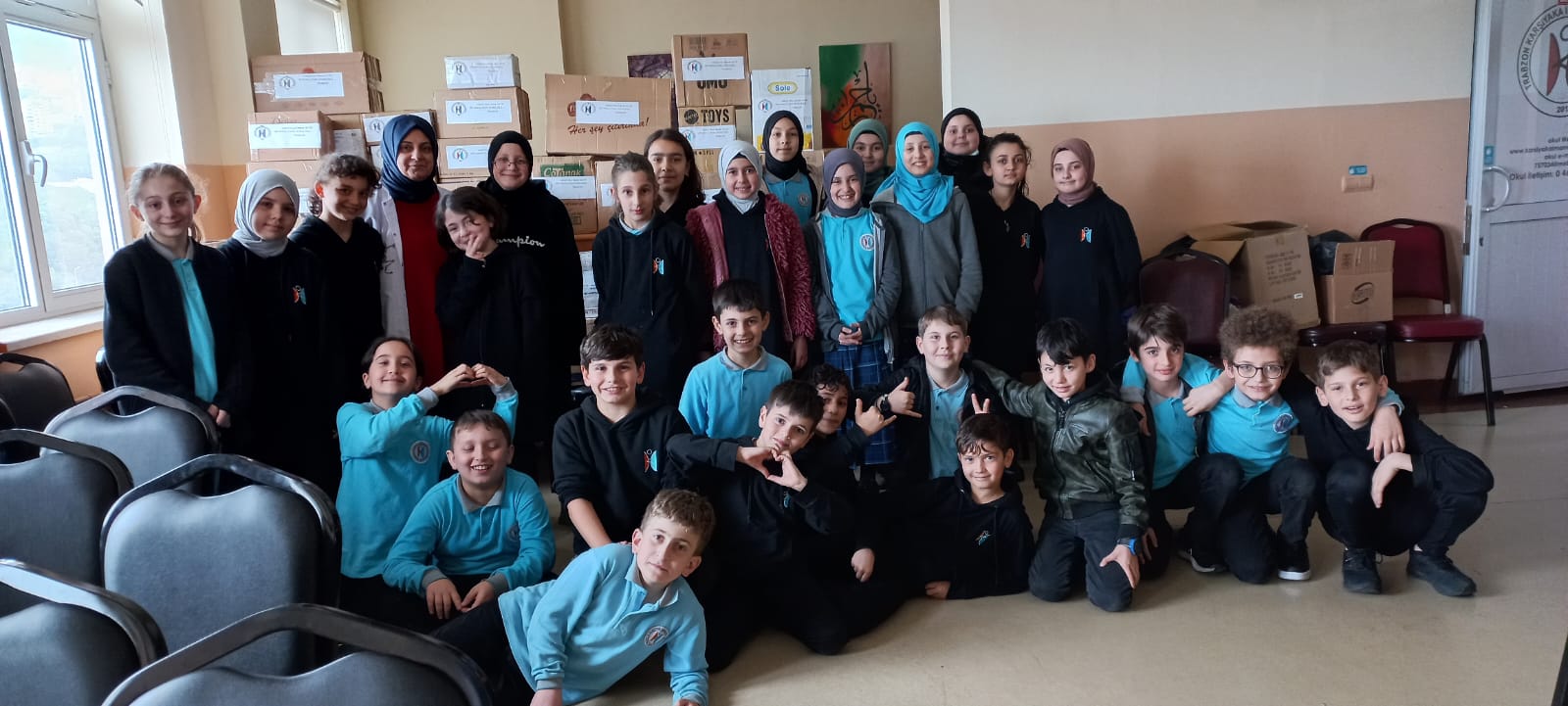 Trabzon'da öğrenciler depremzedeleri unutmadı! 