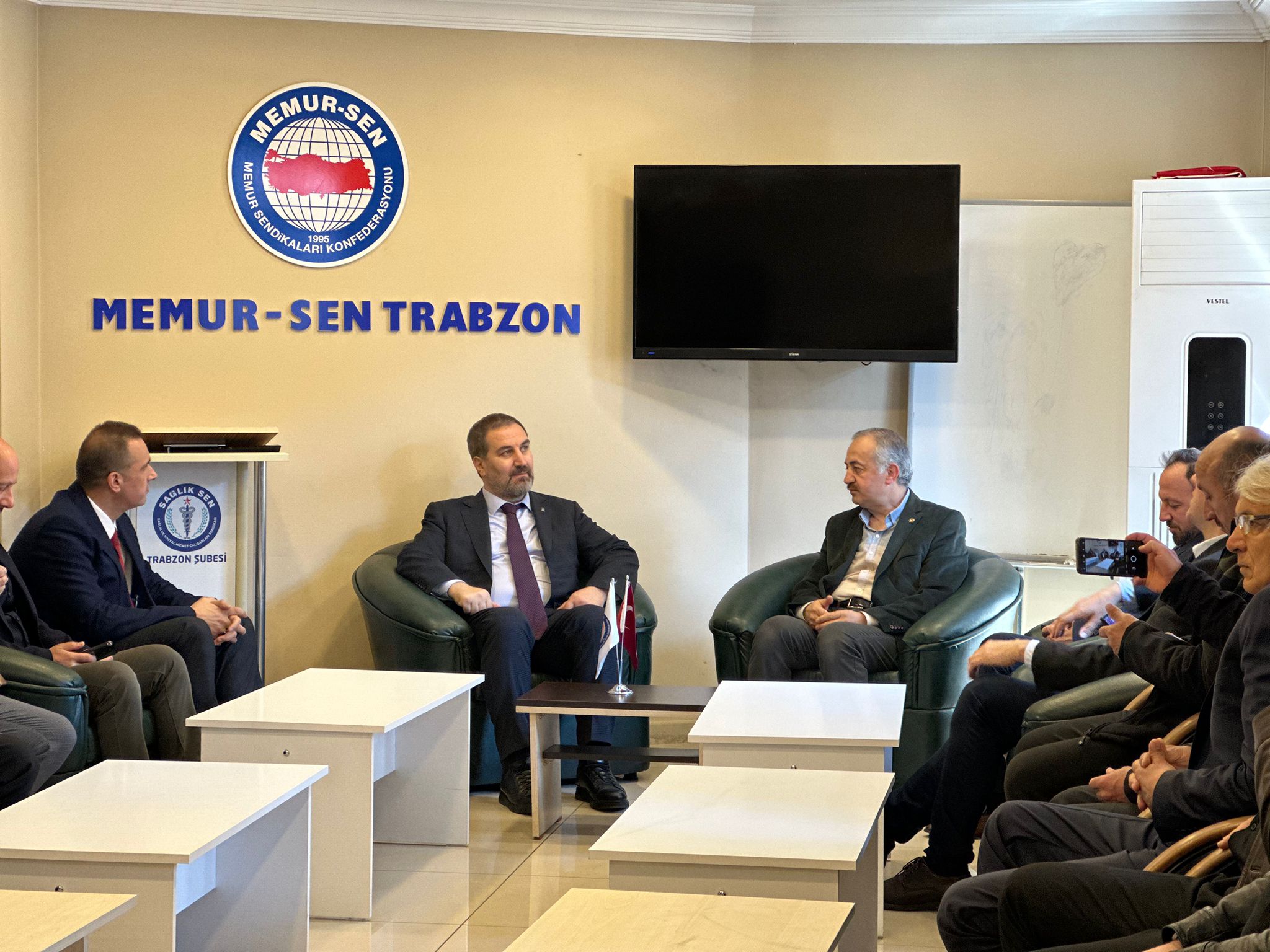 AK Parti Trabzon Milletvekili Adayı Şen'den Memur-Sen'e ziyaret