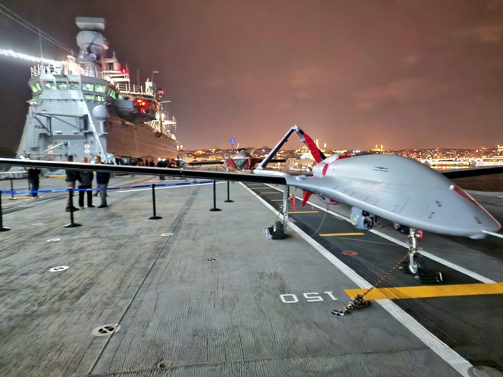 KIZILELMA ve Bayraktar TB3, TCG Anadolu'nun güvertesinde