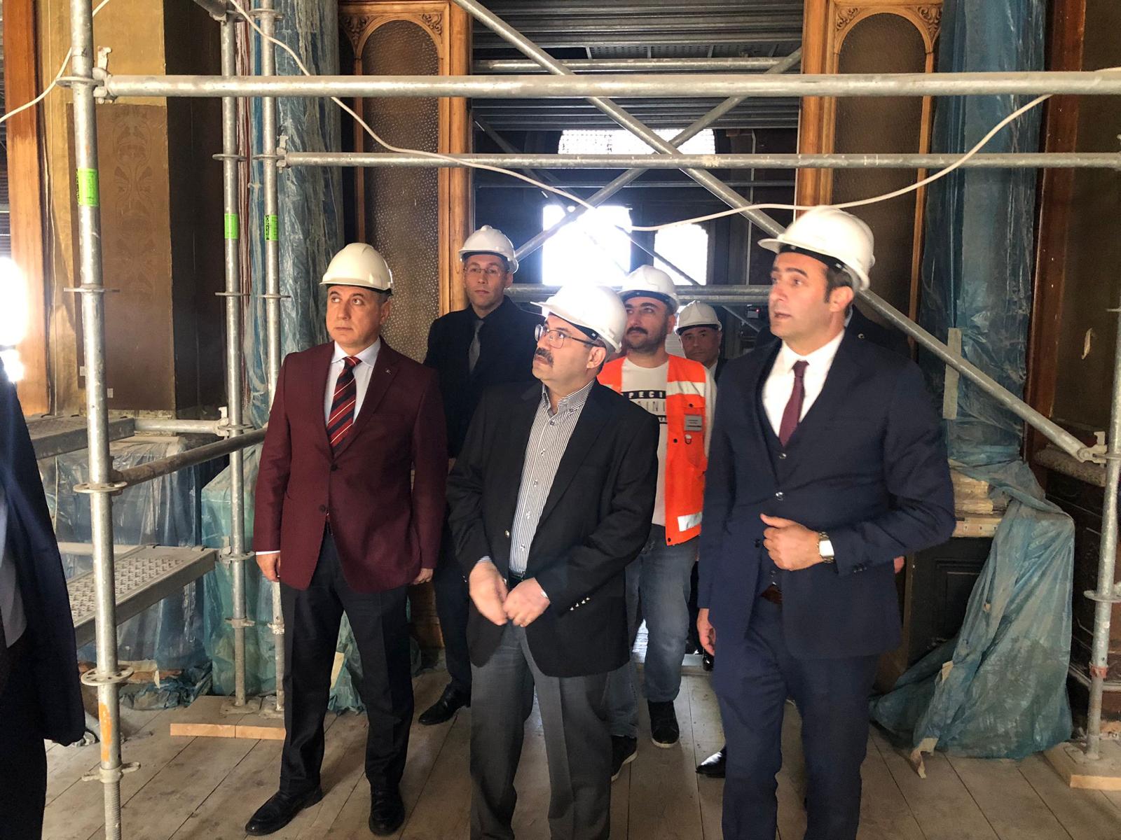 Trabzon valisi İsmail Ustaoğlu tadilatı süren Kostaki konağı’nda incelemelerde bulundu! İşte tamamlanacağı tarih