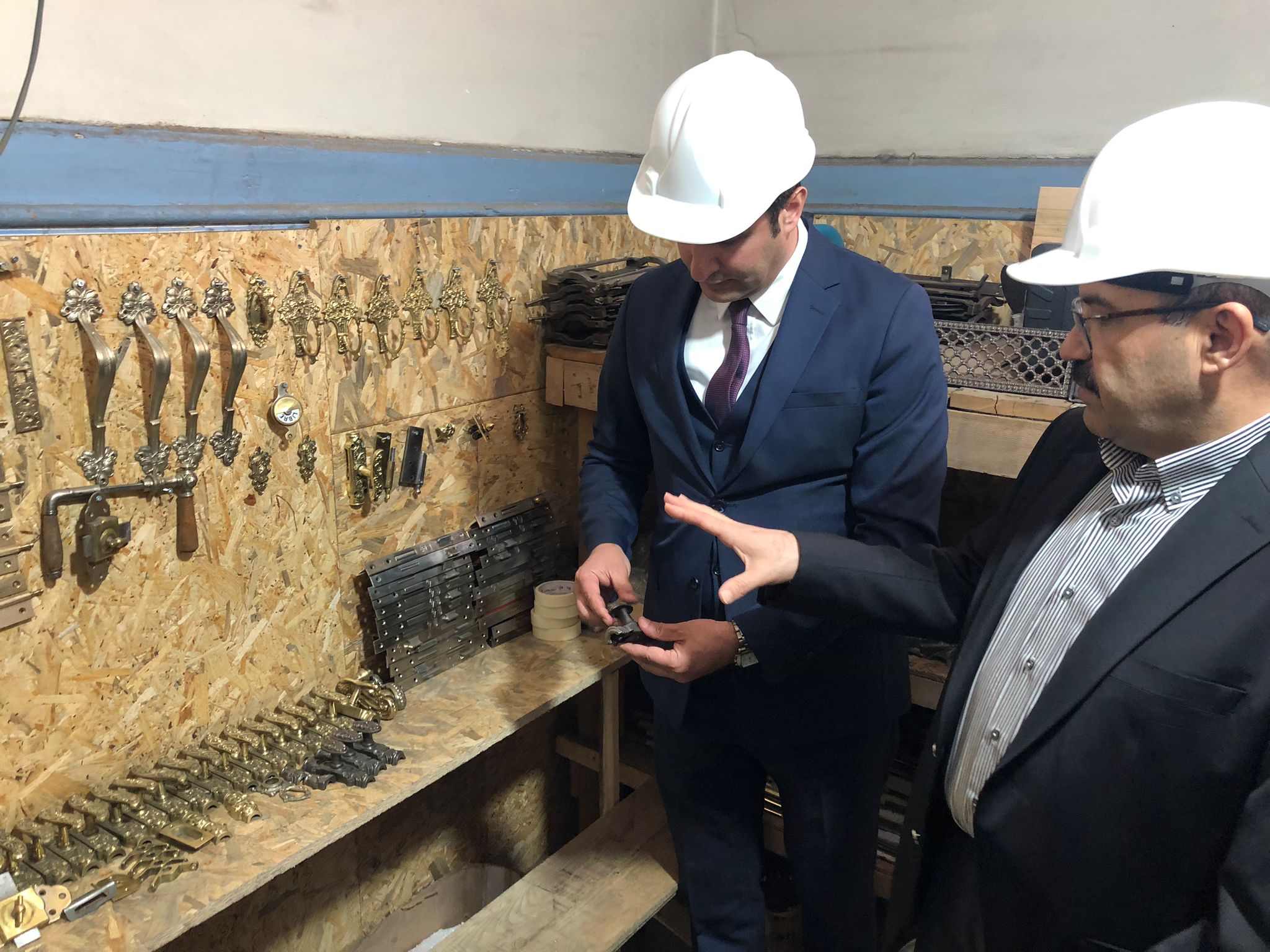 Trabzon valisi İsmail Ustaoğlu tadilatı süren Kostaki konağı’nda incelemelerde bulundu! İşte tamamlanacağı tarih