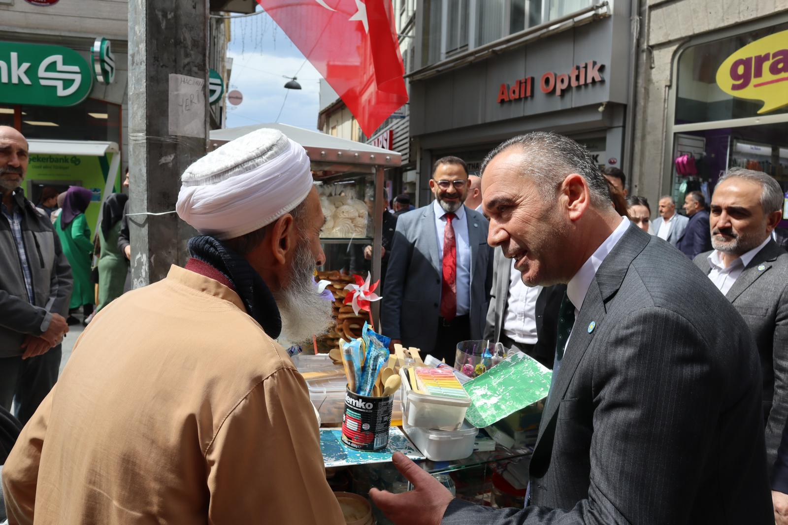 İYİ Partili Yavuz Aydın: Güçlü Türkiye, mutlu Trabzon için el ele