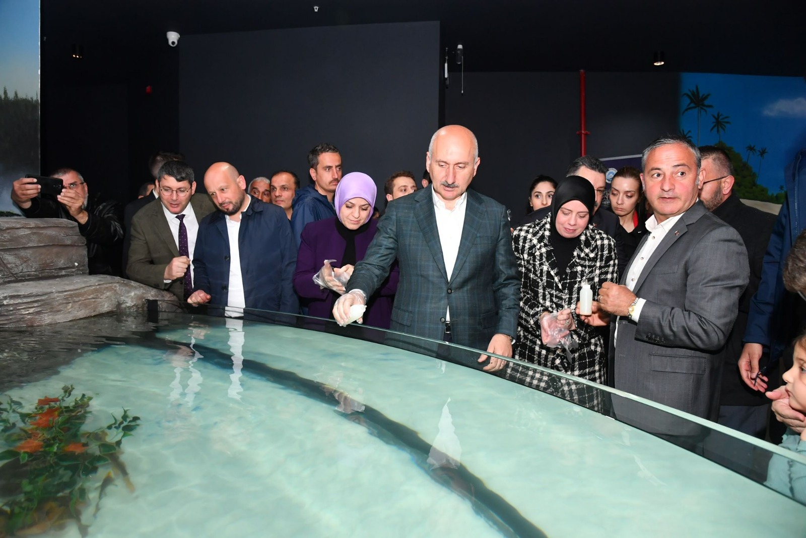 Başkan Genç, Bakan Karaismailoğlu’na Trabzon Akvaryum’u gezdirdi