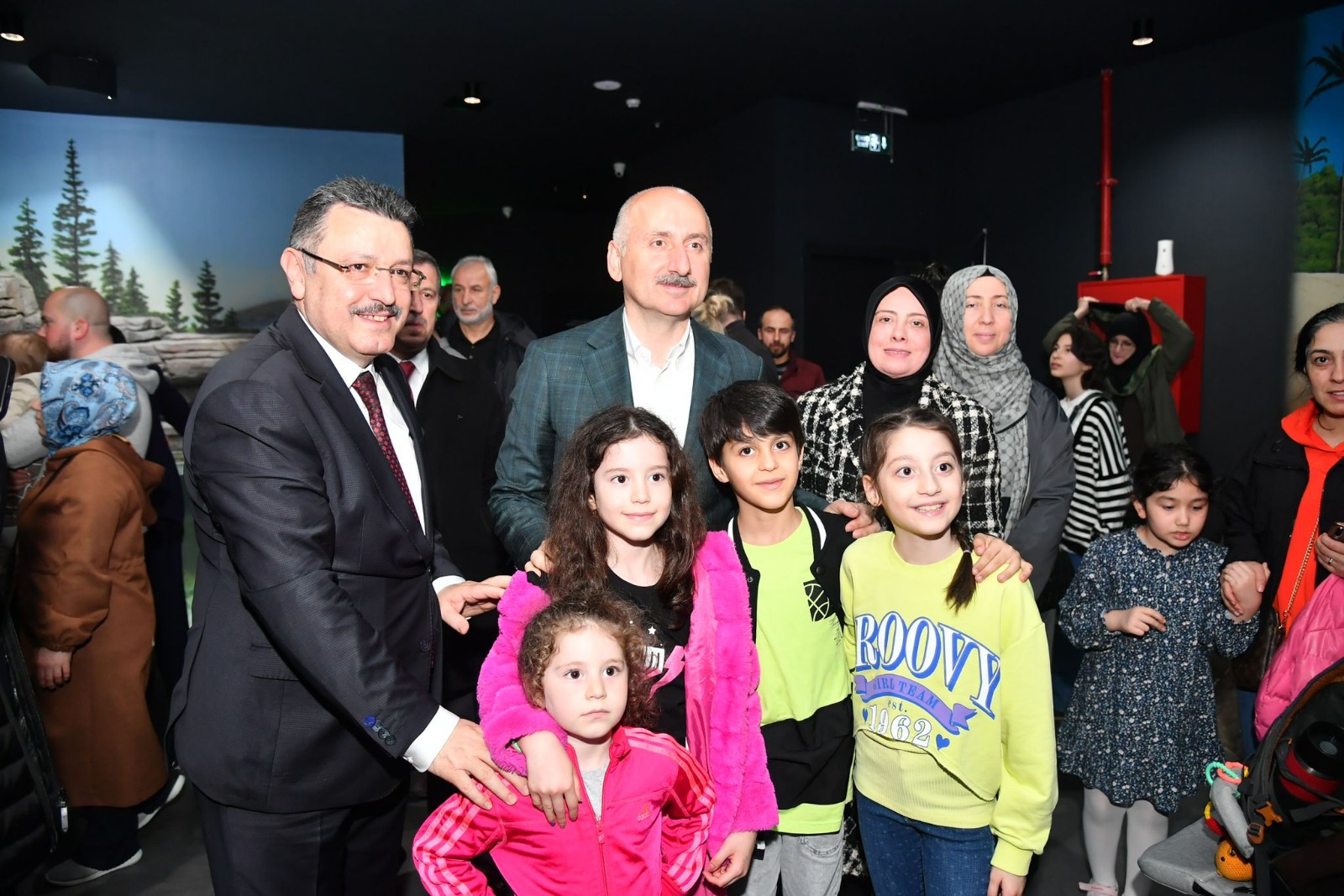 Başkan Genç, Bakan Karaismailoğlu’na Trabzon Akvaryum’u gezdirdi