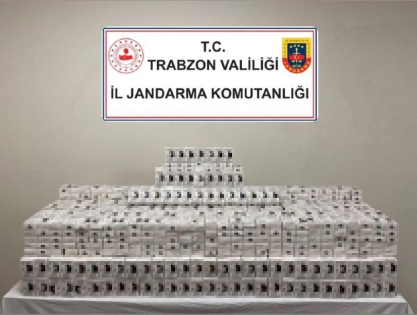 Trabzon'da yolcu otobüsünde arama! 4 valiz içinde ele geçirildi