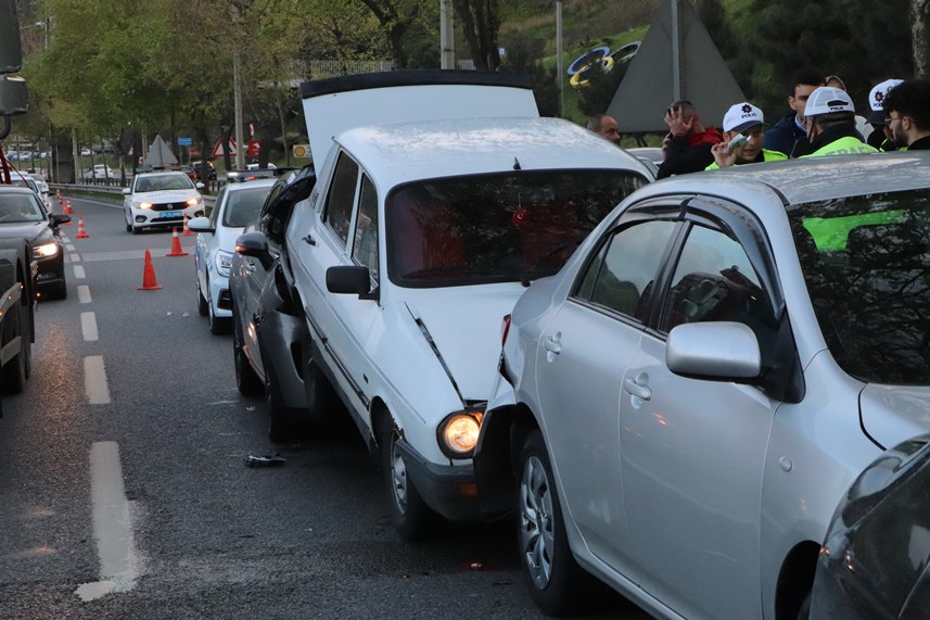 Samsun'da zincirlme kaza! 7 otomobil birbirine girdi