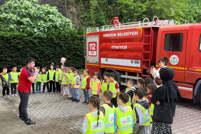 giresunda-ogrencilere-itfaiye-tanitildi-001.jpg