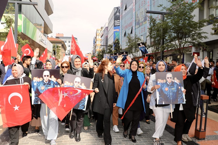 trabzonda-cumhurbaskani-erdogana-destek-yuruyusu-005.jpg