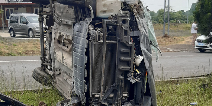 Ordu'da otobüs ile araç birbirine girdi! 1 yaralı