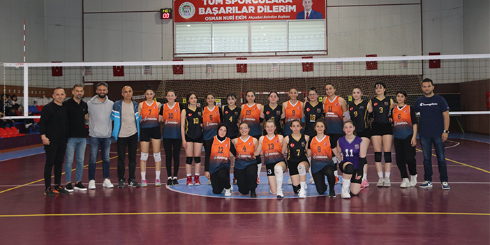 Trabzon'da liseler arası kadın voleybol turnuvası sona erdi
