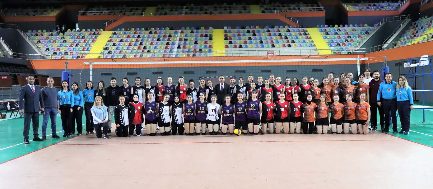 Trabzon'da voleybol turnuvası düzenlendi